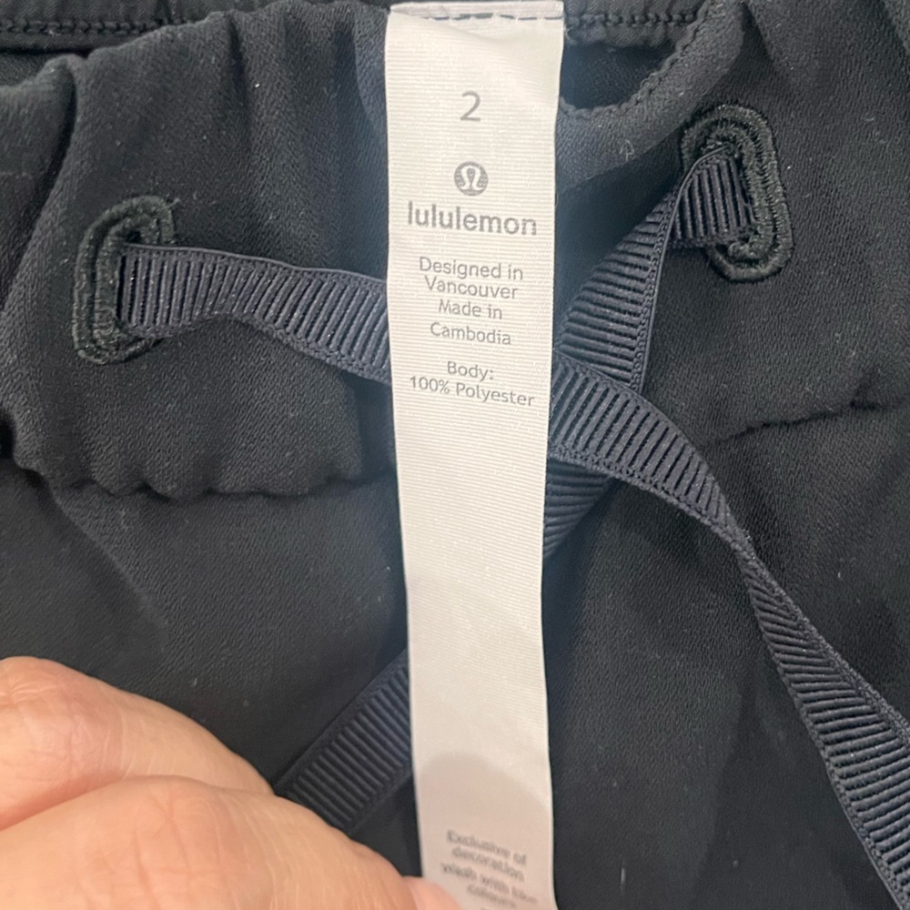Lululemon Athletica Black On The Fly Crop 23” Pants - Picture 7 of 7